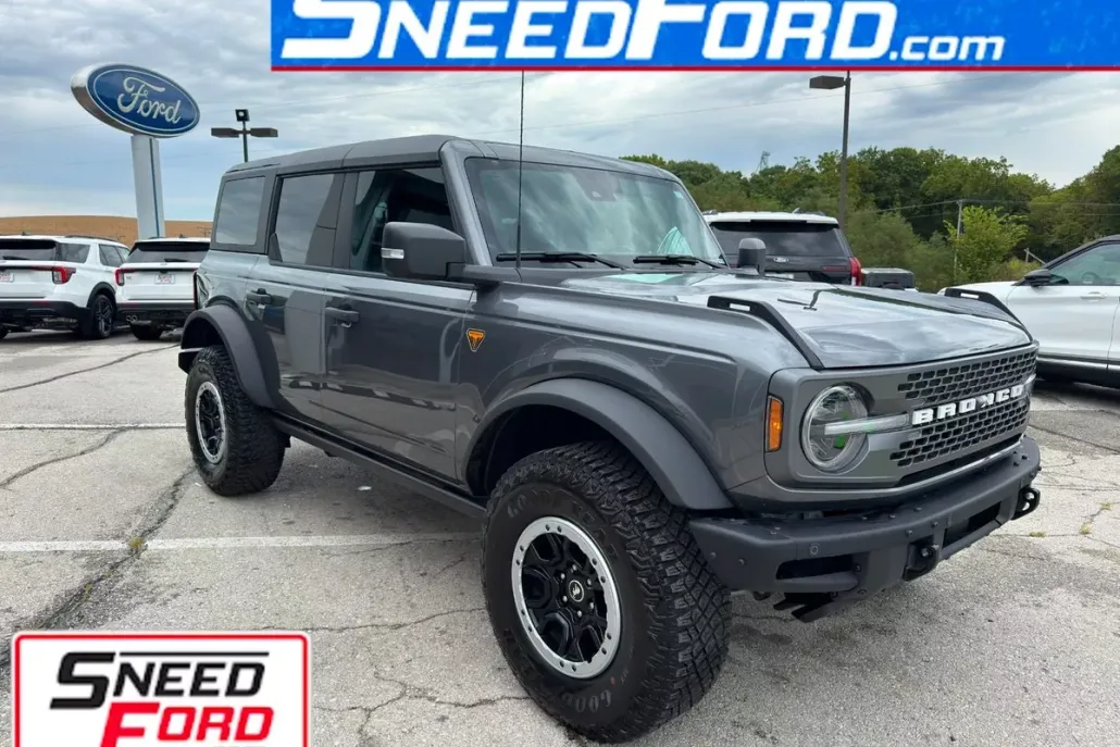2024 Ford Bronco Badlands photo 1