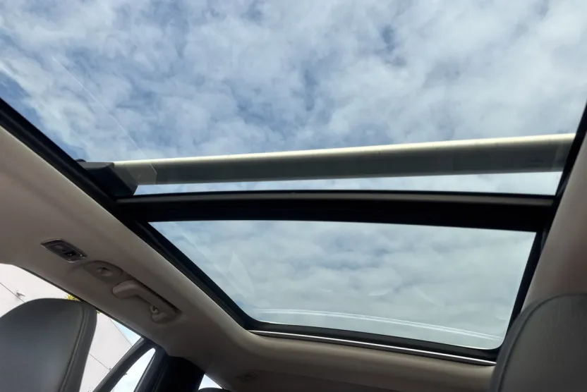 2021 Volvo XC90 Momentum photo 1