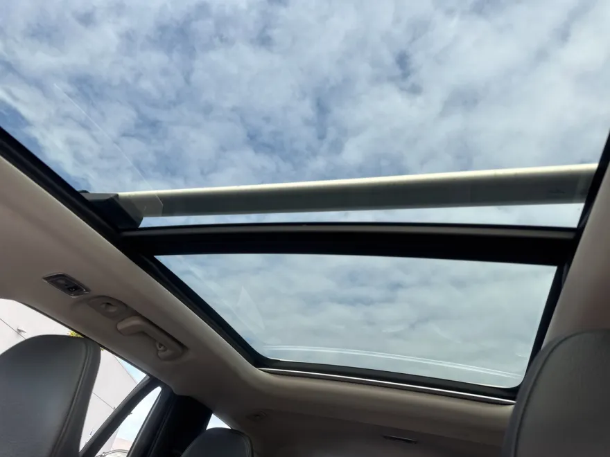 2021 Volvo XC90 Momentum photo 1
