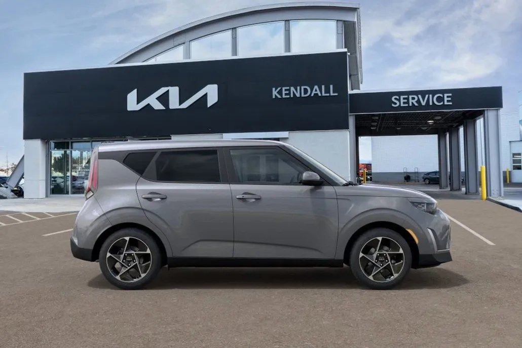 2025 Kia Soul EX photo 1