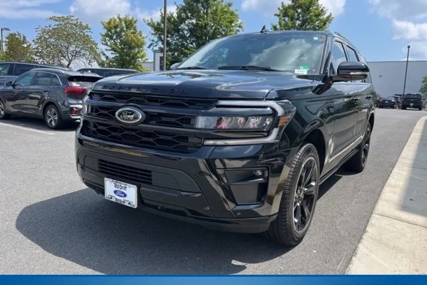 2024 Ford Expedition Limited photo 1
