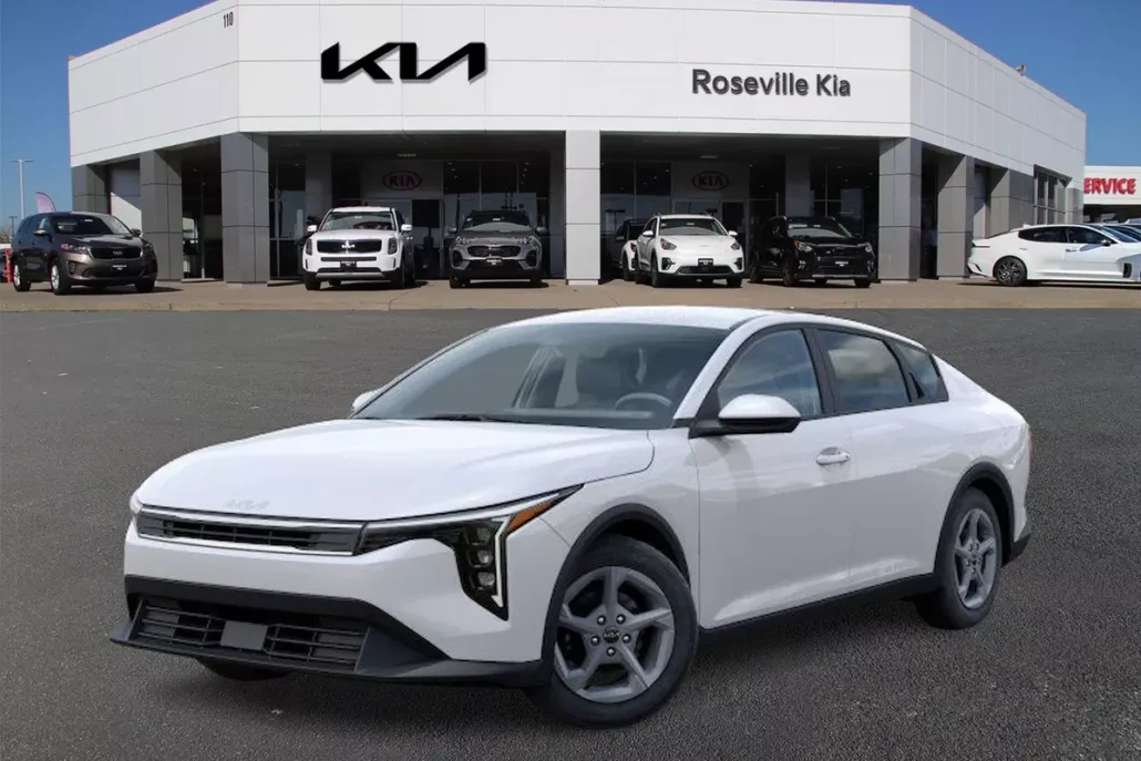 2025 Kia K4 LXS photo 1