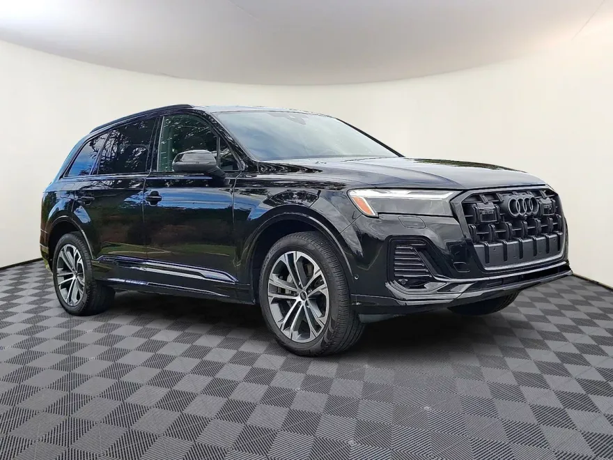 2025 Audi Q7 45 Premium Plus photo 1