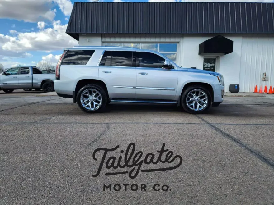 2017 Cadillac Escalade Luxury Sport photo 1