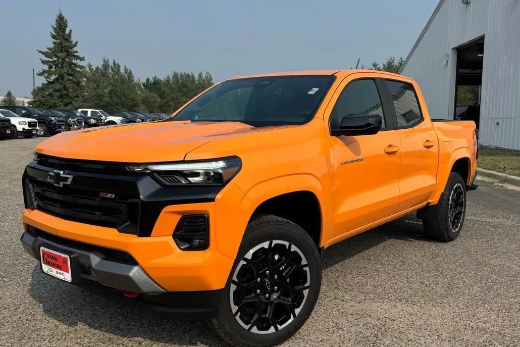 2026 Chevrolet Colorado Z71 photo 1