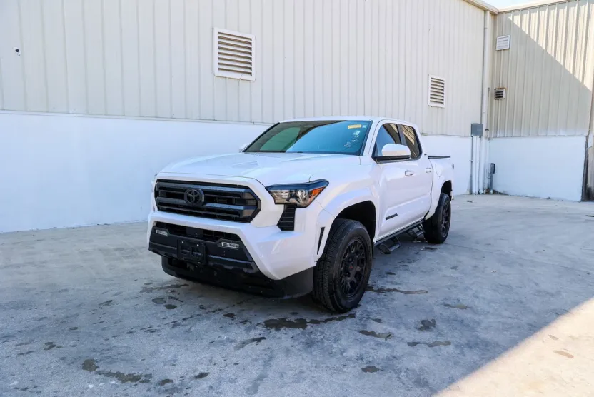 2024 Toyota Tacoma SR5 photo 1