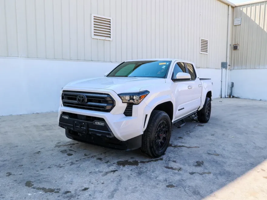 2024 Toyota Tacoma SR5 photo 1