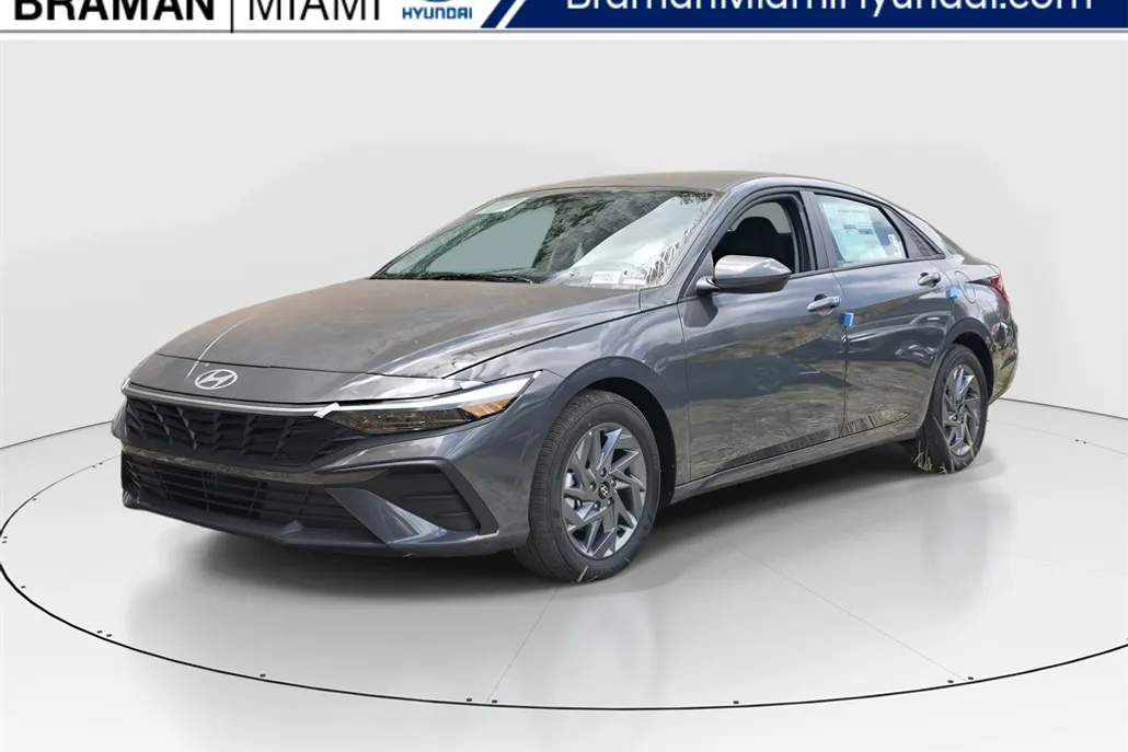 2025 Hyundai Elantra Hybrid photo 1