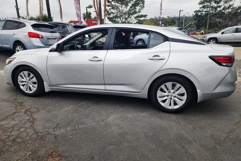 2020 Nissan Sentra S photo 1