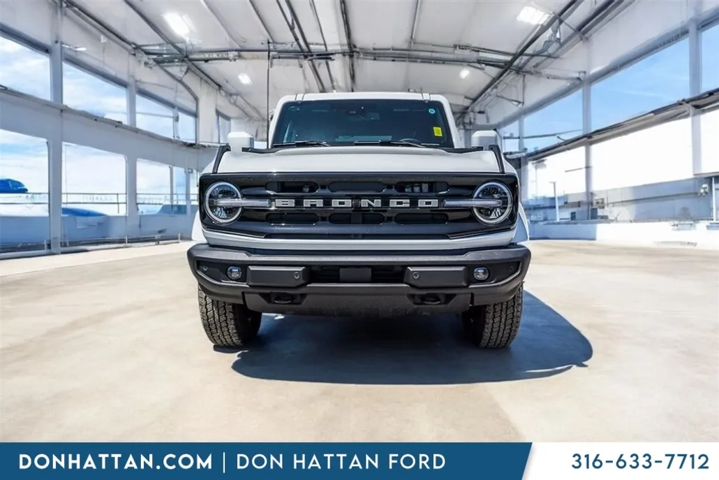 2025 Ford Bronco Outer Banks photo 1