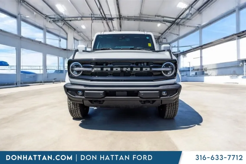 2025 Ford Bronco Outer Banks photo 1
