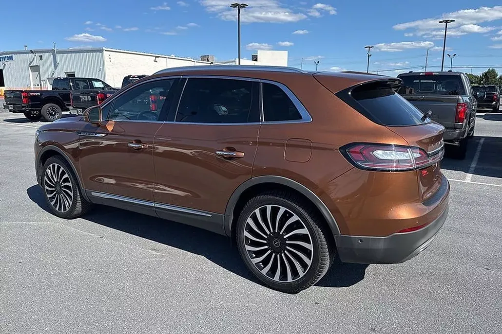 2019 Lincoln Nautilus Black Label photo 1