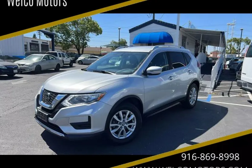 2018 Nissan Rogue SV photo 1