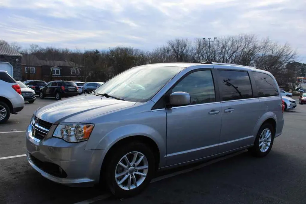2018 Dodge Grand Caravan SXT photo 1