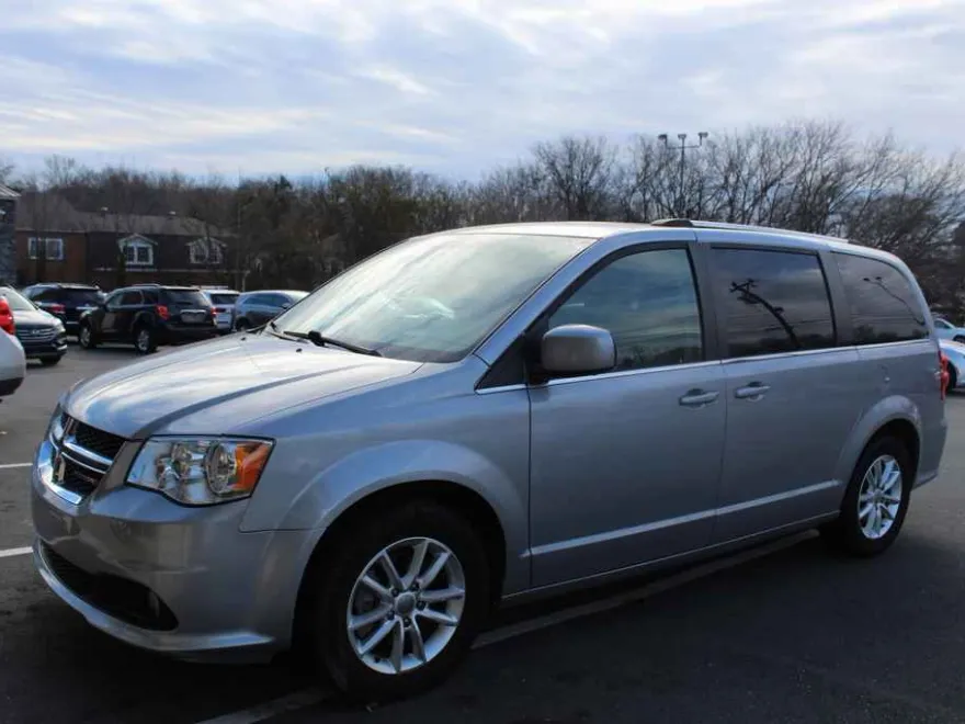 2018 Dodge Grand Caravan SXT photo 1