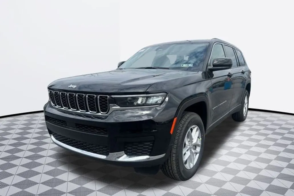 2025 Jeep Grand Cherokee Laredo photo 1