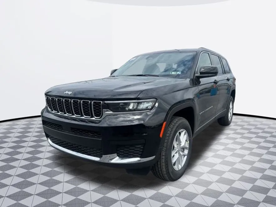 2025 Jeep Grand Cherokee Laredo photo 1