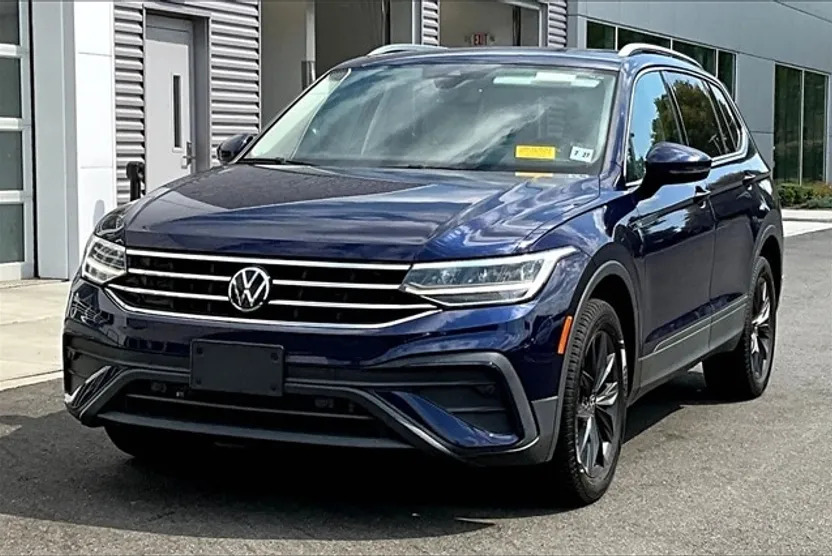 2022 Volkswagen Tiguan SE photo 1