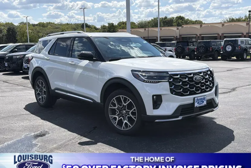 2025 Ford Explorer Platinum photo 1