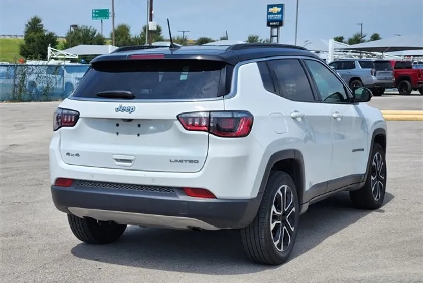 2024 Jeep Compass Limited photo 1