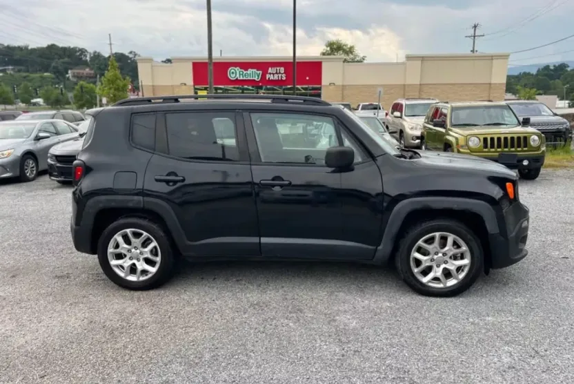 2018 Jeep Renegade Latitude North Edition photo 1