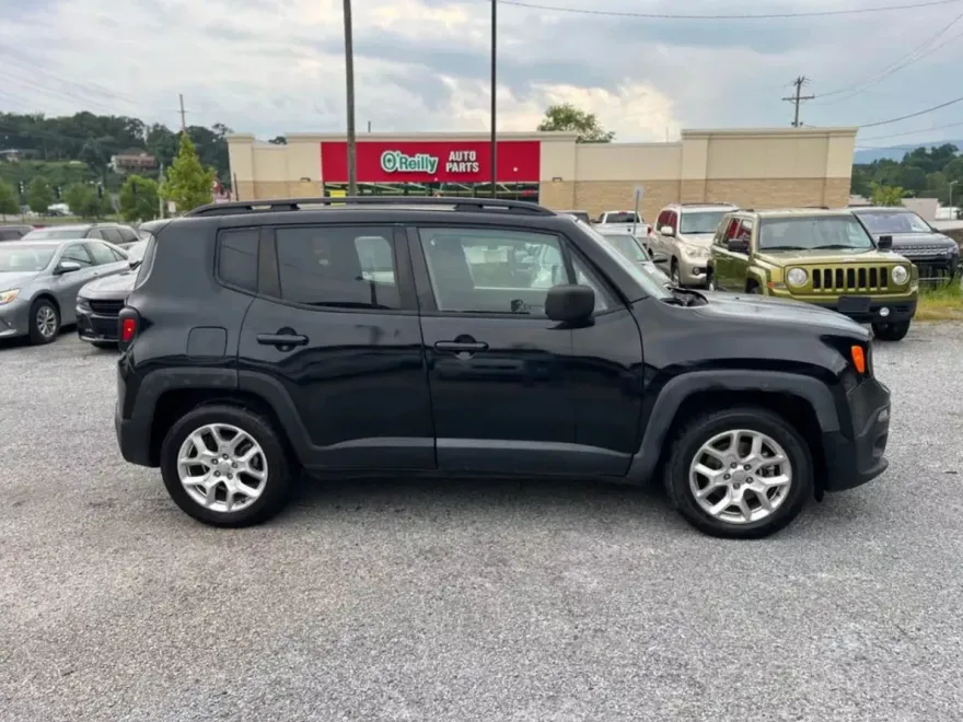 2018 Jeep Renegade Latitude North Edition photo 1