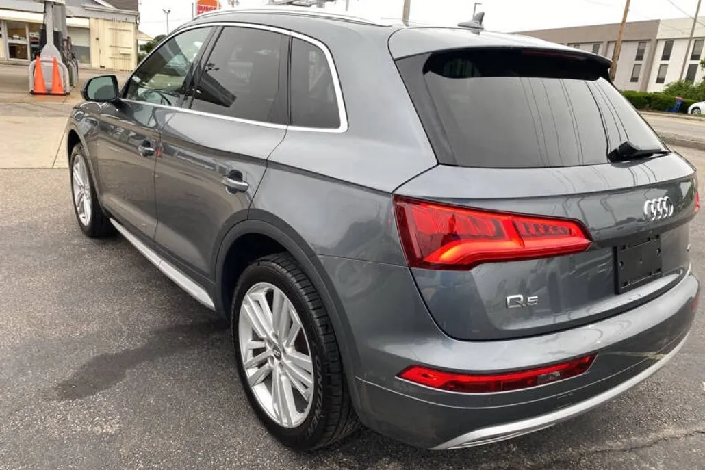 2019 Audi Q5 Premium Plus 45 TFSI photo 1