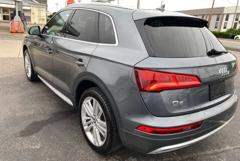 2019 Audi Q5 Premium Plus 45 TFSI photo 1