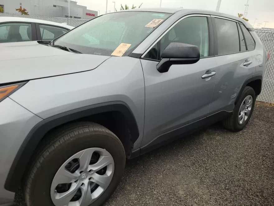 2024 Toyota RAV4 LE photo 1