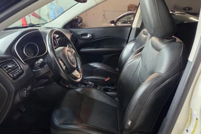 2017 Jeep Compass Limited photo 1