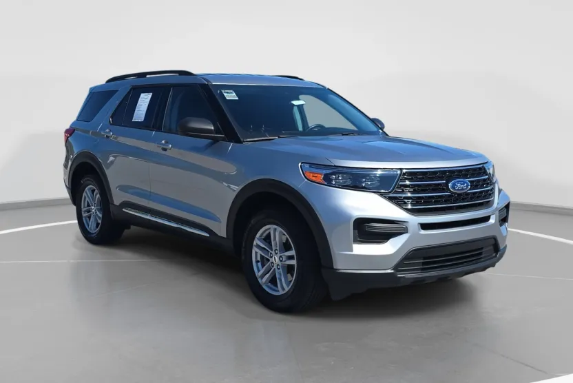 2021 Ford Explorer XLT photo 1