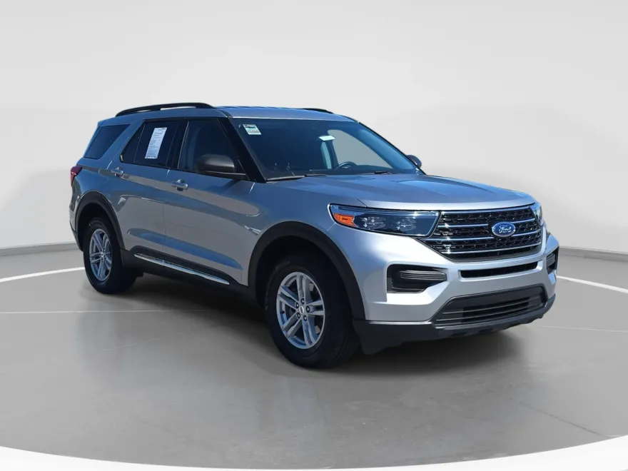2021 Ford Explorer XLT photo 1