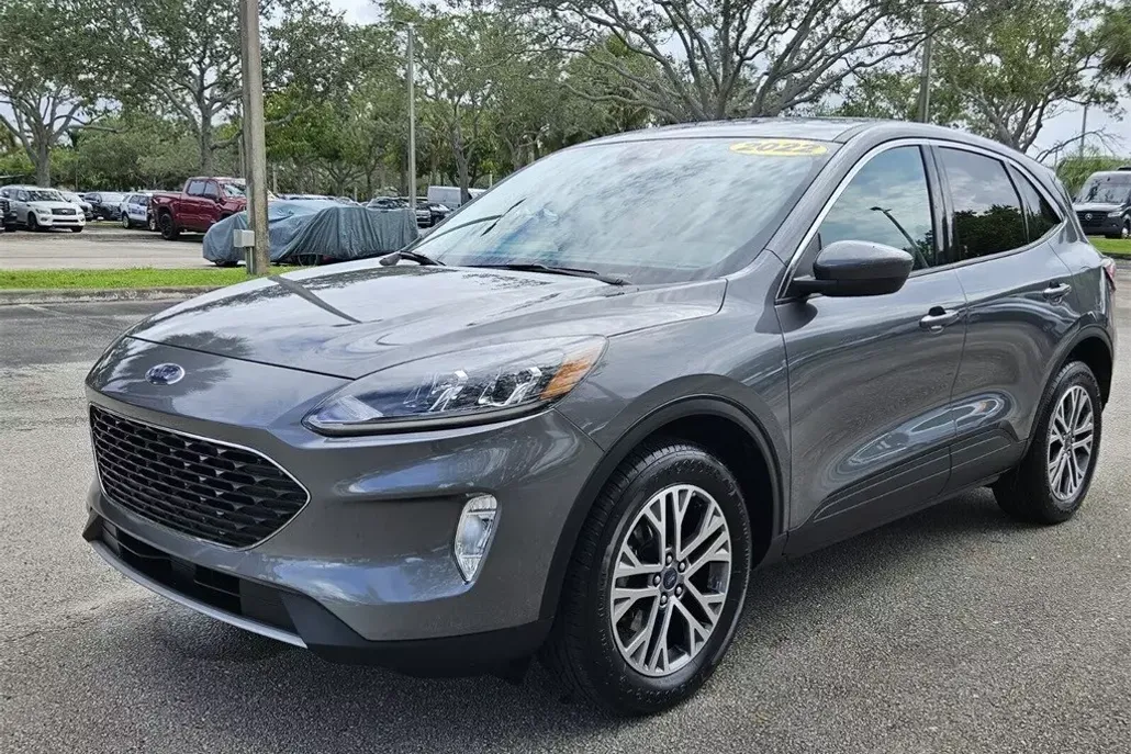 2022 Ford Escape SEL photo 1