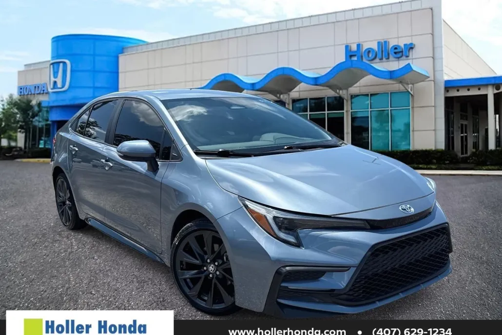2024 Toyota Corolla SE photo 1