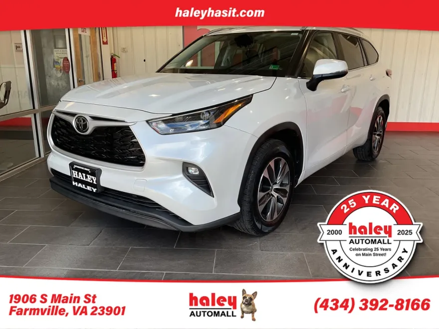 2023 Toyota Highlander XLE photo 1