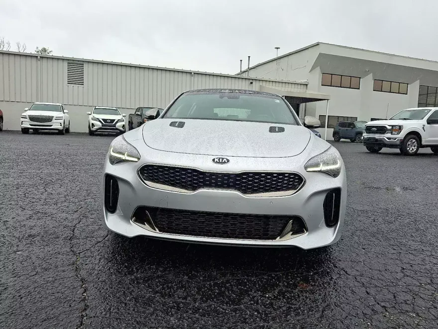 2018 Kia Stinger GT2 photo 1