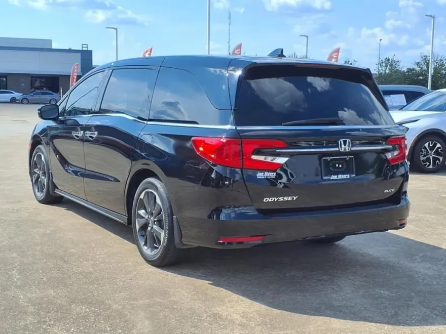 2022 Honda Odyssey Elite photo 3