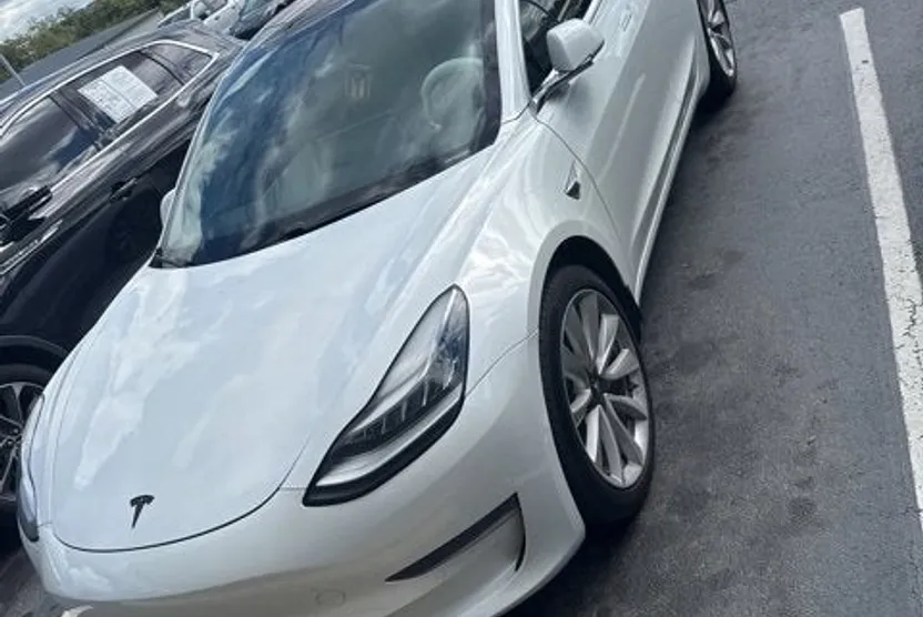 2020 Tesla Model 3 Standard Range Plus photo 1
