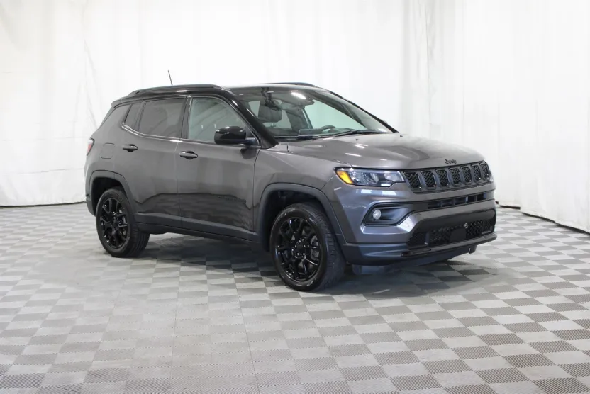 2023 Jeep Compass Altitude photo 1
