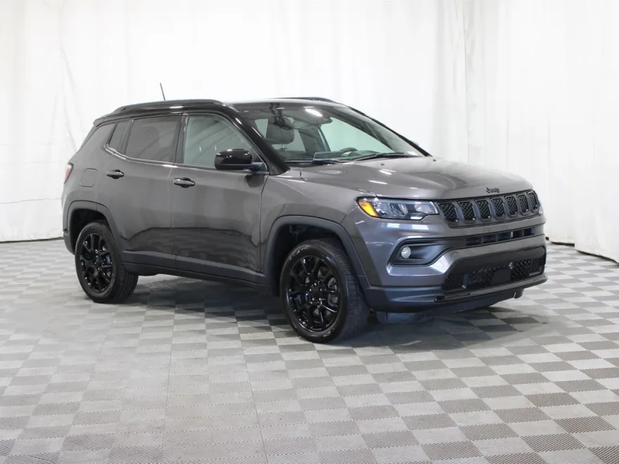 2023 Jeep Compass Altitude photo 1