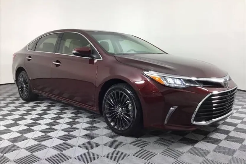 2018 Toyota Avalon Touring photo 1