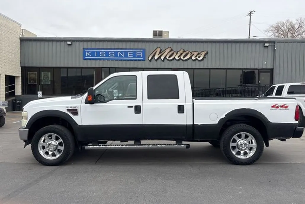 2010 Ford F-250 XLT photo 1