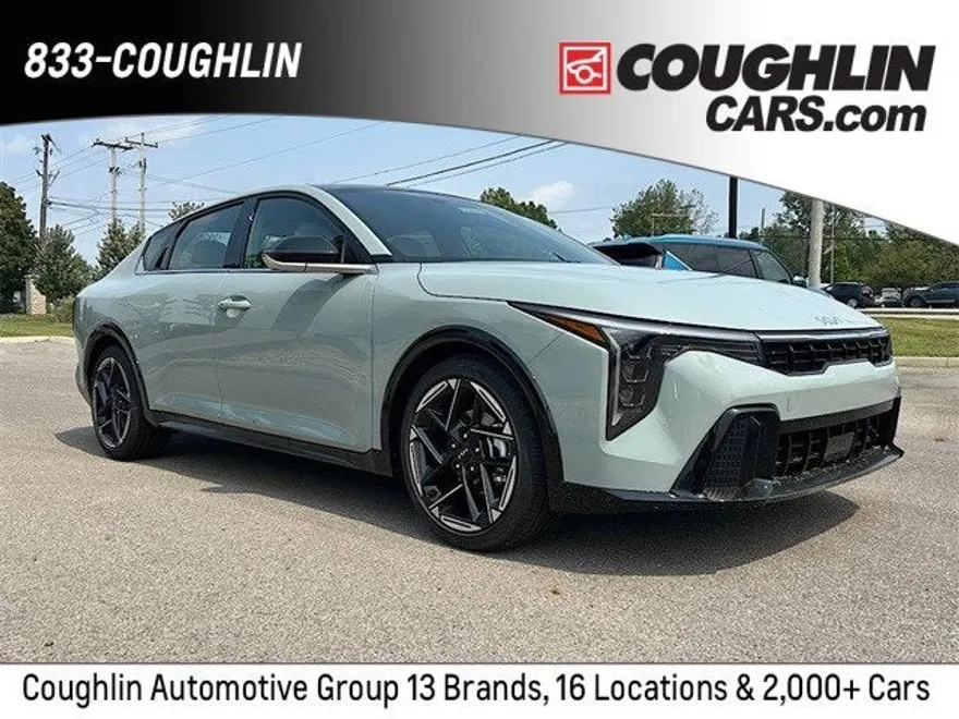 2025 Kia K4 GT-Line photo 1