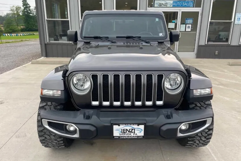 2021 Jeep Wrangler Unlimited Sahara photo 1