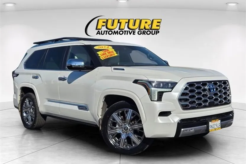2024 Toyota Sequoia Capstone photo 1