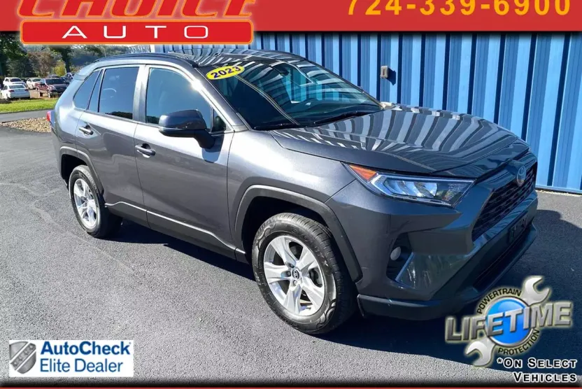 2021 Toyota RAV4 XLE photo 1