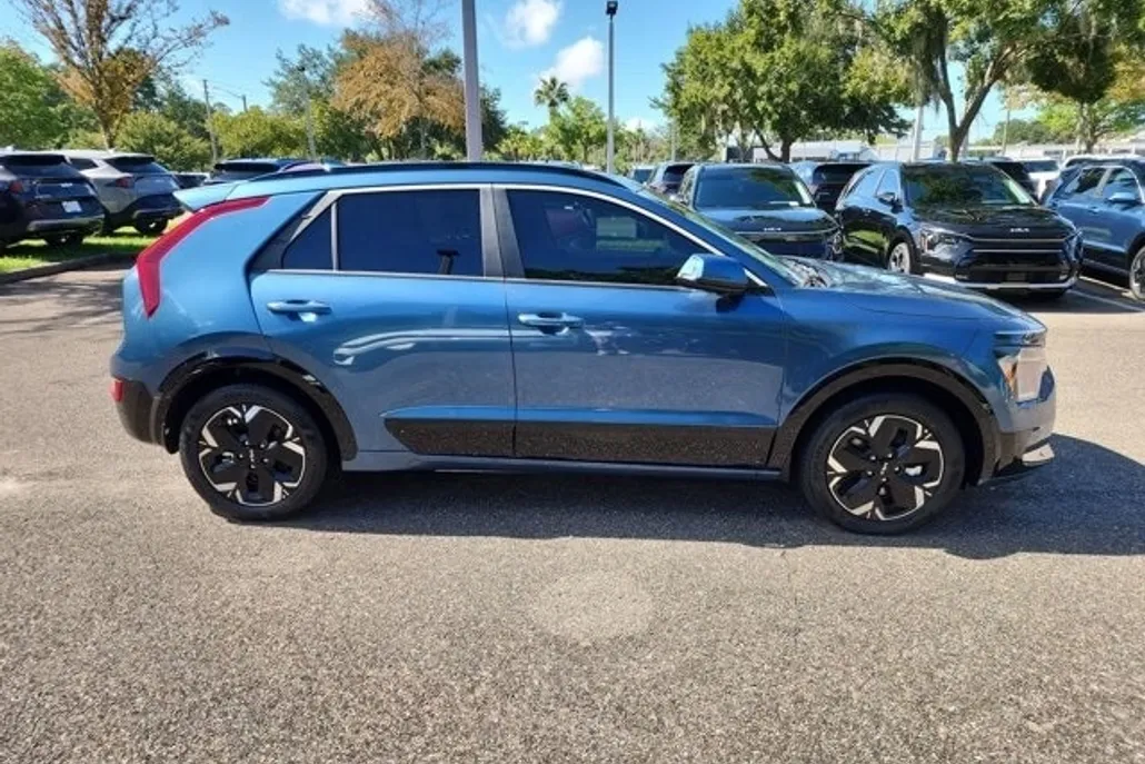 2025 Kia Niro EV Wave photo 1