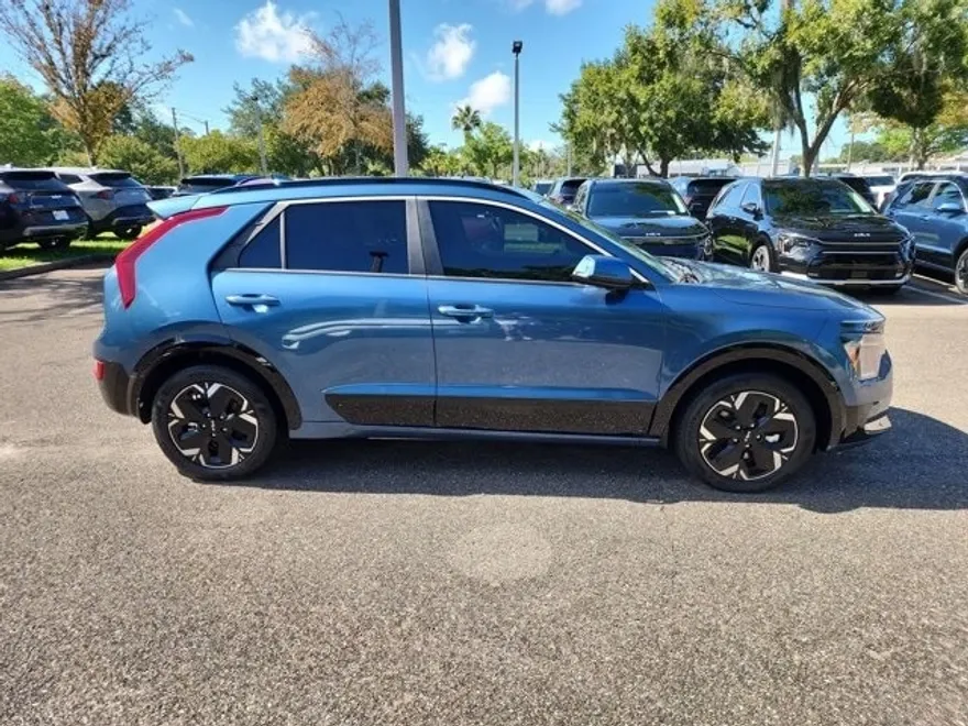 2025 Kia Niro EV Wave photo 1