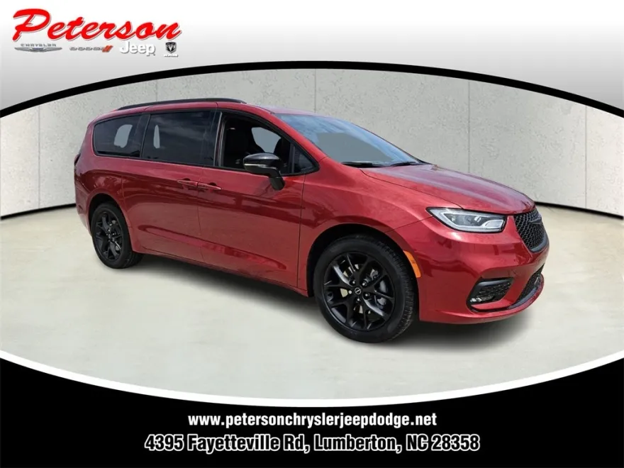 2026 Chrysler Pacifica Limited photo 1