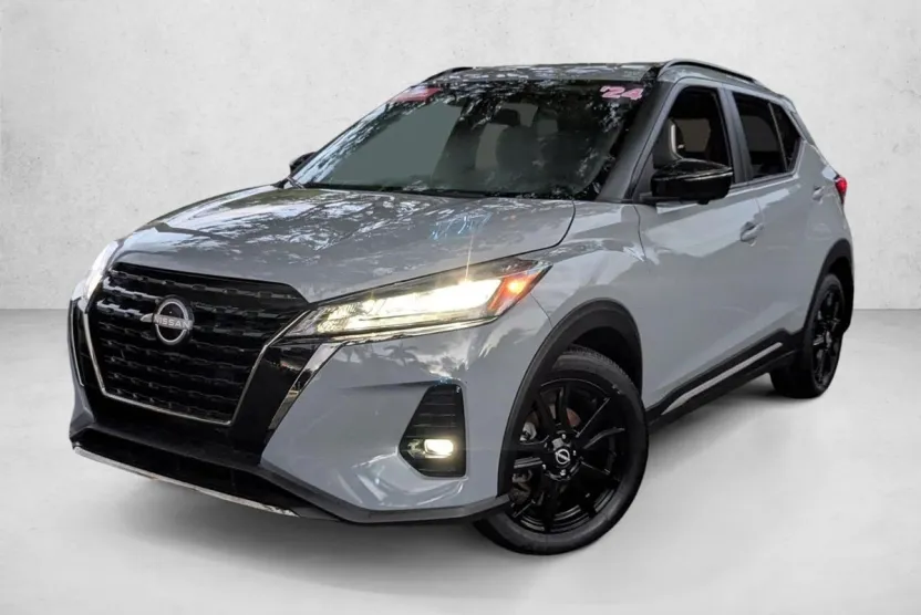 2024 Nissan Kicks SR photo 1